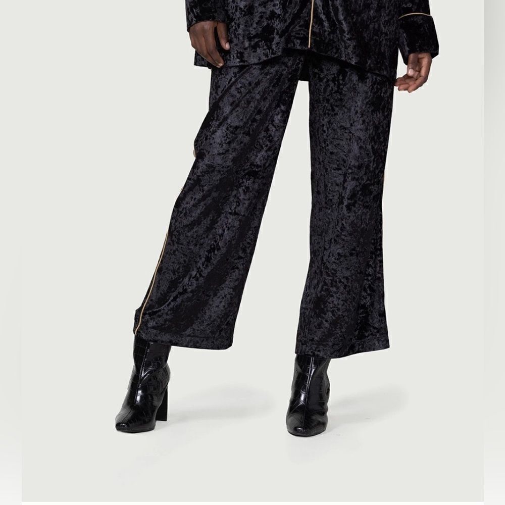 NWT Honor The Gift Women’s Black Velvet Pajama PJ Lounge Pants Gold Trim- Size L